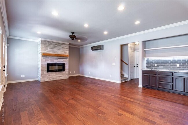 Building Photo - 3212 SW Hillstone Ave