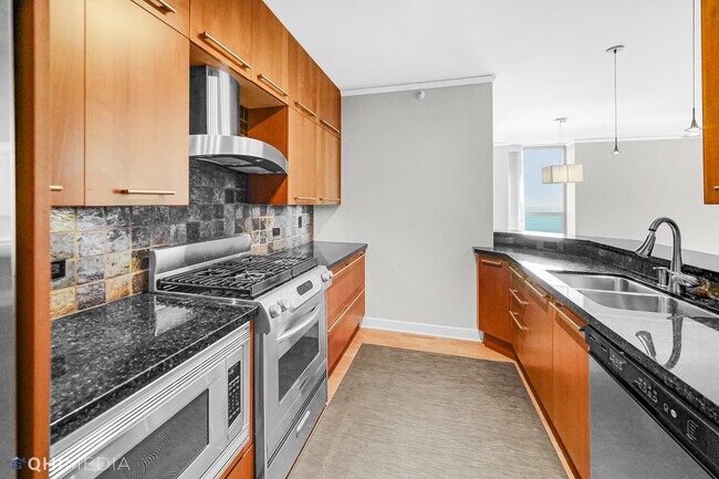 Foto del edificio - 420 E Waterside Dr