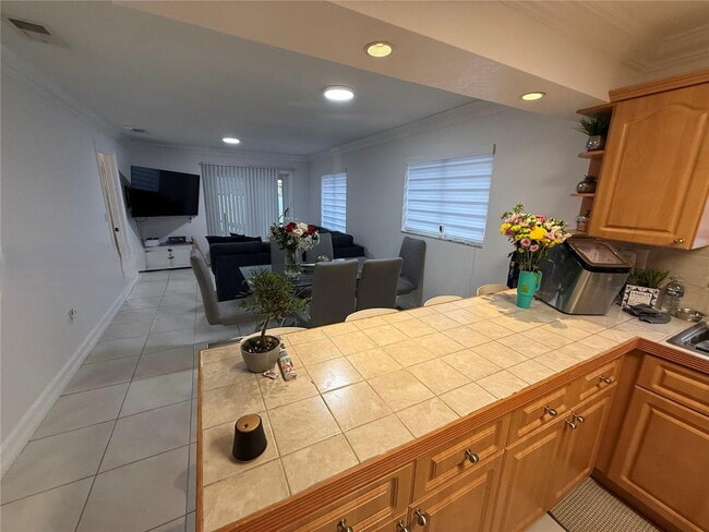 Foto del edificio - 6598 W 22nd Ct