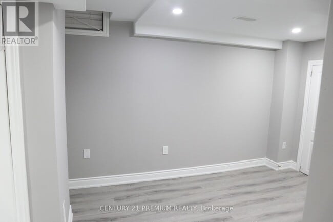 Building Photo - 25 Sewells Ln