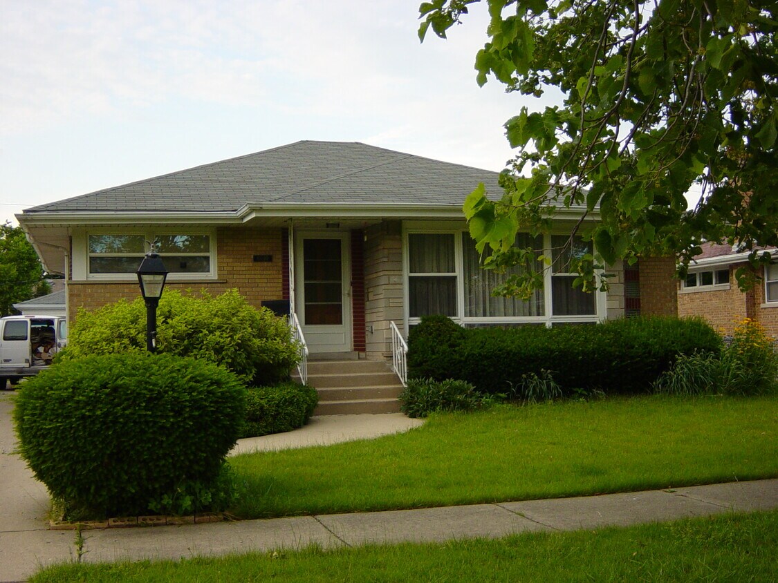 Primary Photo - 6640 Church St