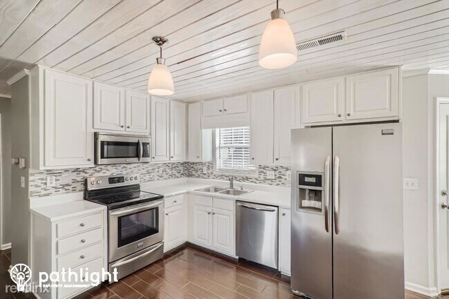 Building Photo - 4 br, 2.5 bath House - 425 Old Ivy Path UNIT