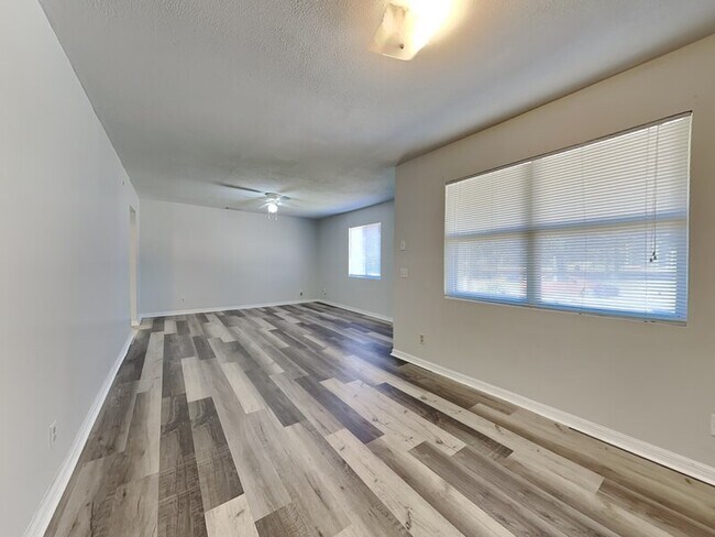 Foto del edificio - 1527 S Central Ave