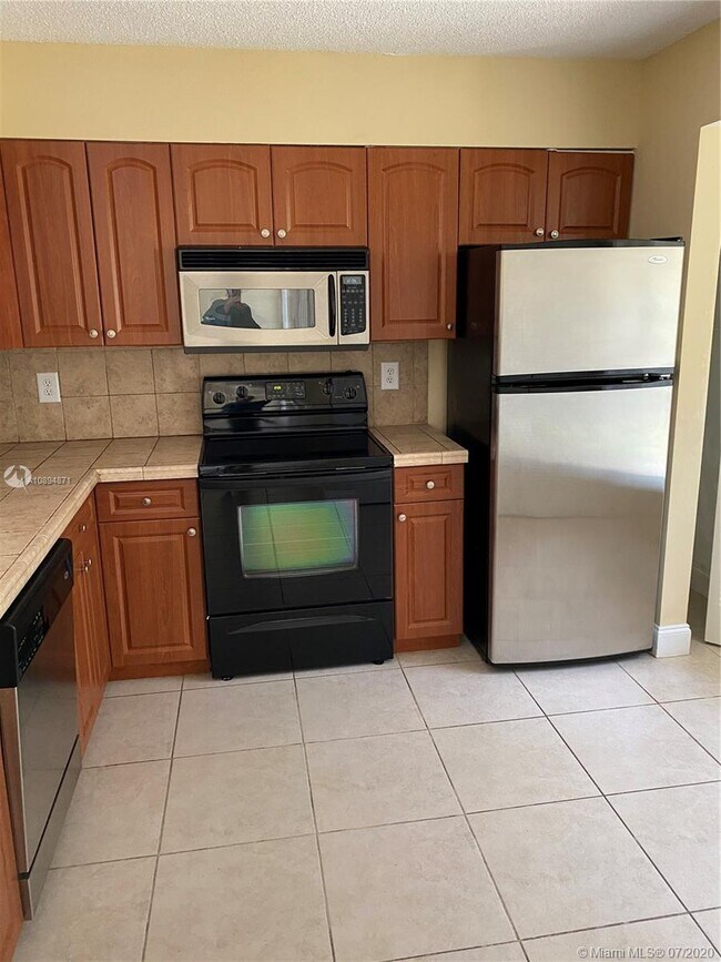 Foto del edificio - 1707 Village Blvd