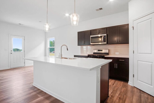 Foto del edificio - Room in House on Starmoss Ln