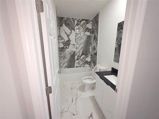 Foto del edificio - 1324 NE 18th Terrace