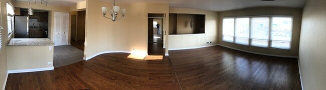 Building Photo - 4832 Old Orchard Rd