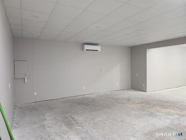 Building Photo - 16 Church St