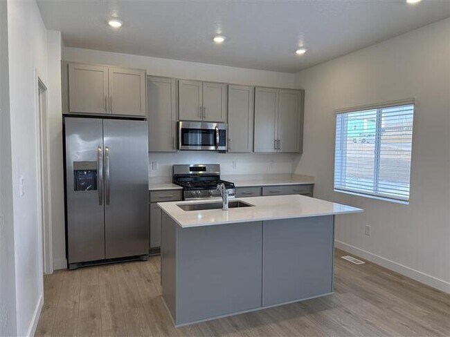 Foto del edificio - 1508 Charmer Ln
