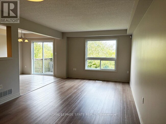 Building Photo - 16 - 25 IVYBRIDGE DRIVE