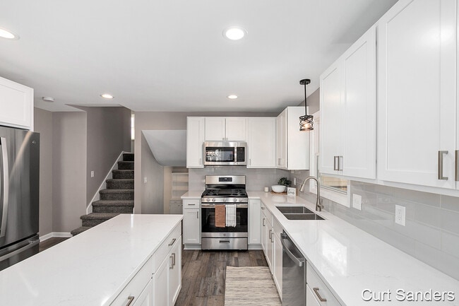 Building Photo - 2513 Longmeadow St NW