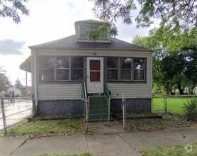Building Photo - 216 Goodell St