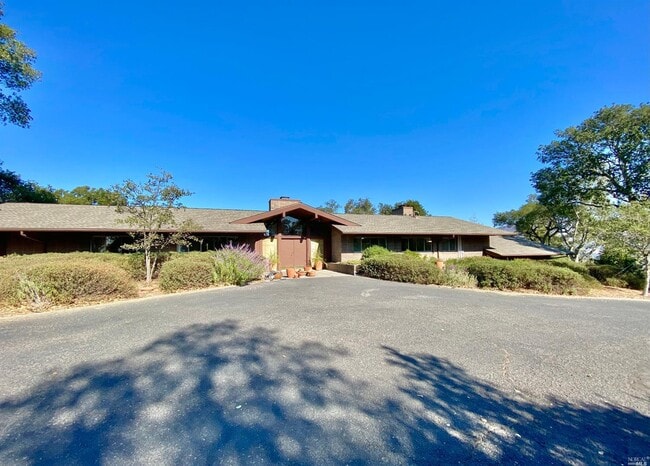 Building Photo - 500 Stonecrest Dr