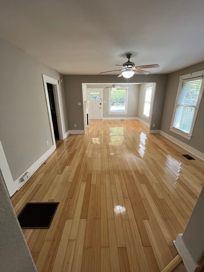 Photo - 765 Metcalf Pl House