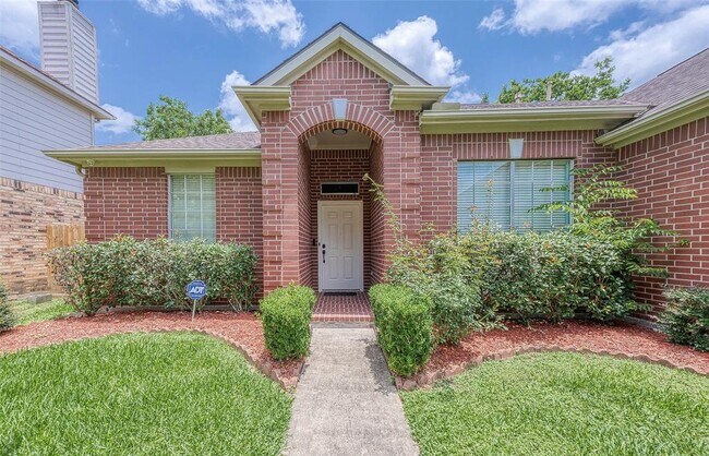 Foto del edificio - 643 Beverly Cir