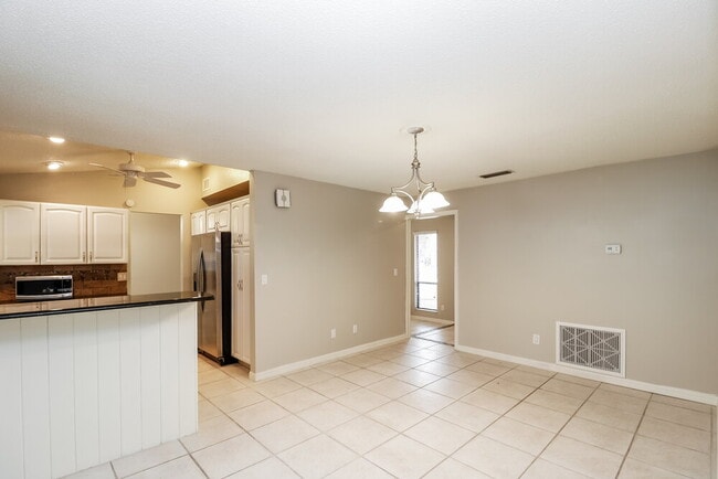 Foto del edificio - 5503 Bluejay Ln