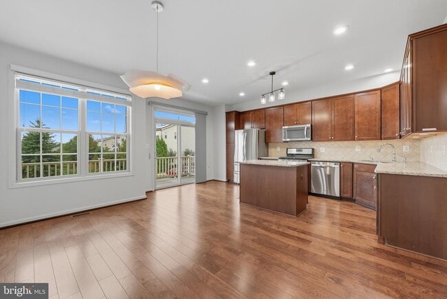 Building Photo - 15983 Marsh Pl