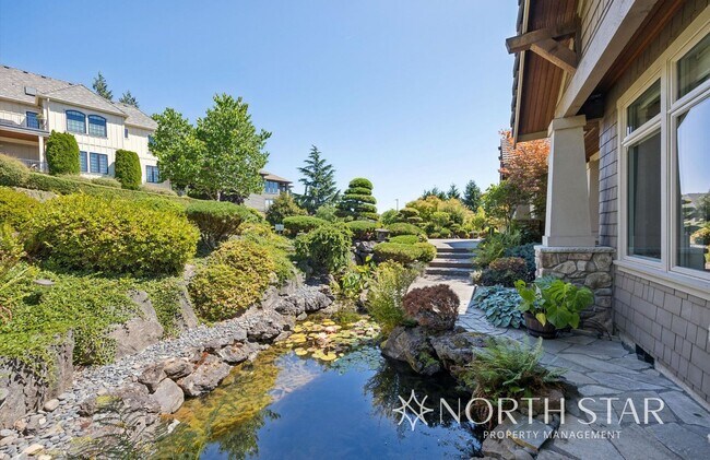 Building Photo - Executive Estate in Atherton Heights with ...