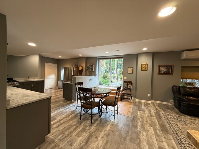 Foto del edificio - 131 Taylors Mills Rd