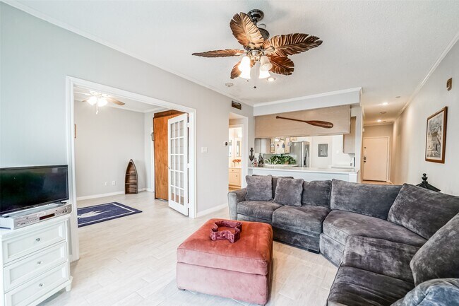 Foto del edificio - 351 Lakeside Ln