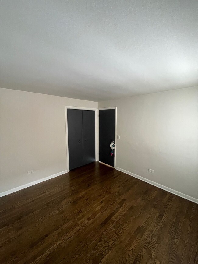 Building Photo - 6646 N Harlem Ave