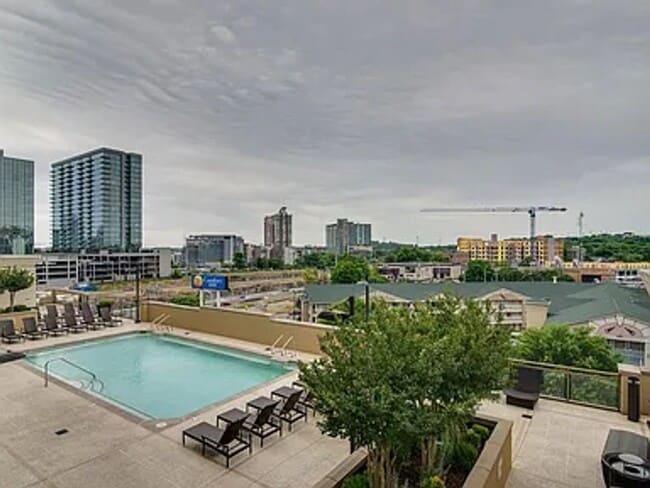 Building Photo - Luxury condo in the Rhythm at Music Row