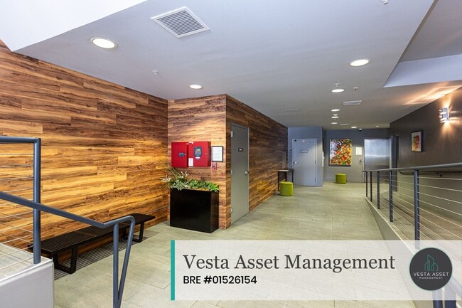 Building Photo - Lower Pacific Heights: Spacious 2-Level  L...