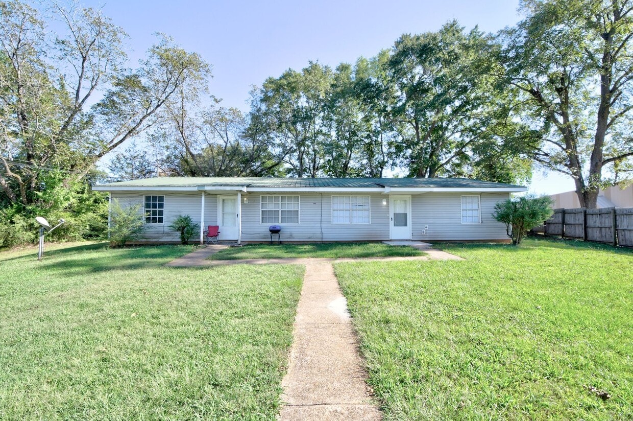 Completely Renovated 2-Bedroom in Opelika! - Completely Renovated 2-Bedroom in Opelika!