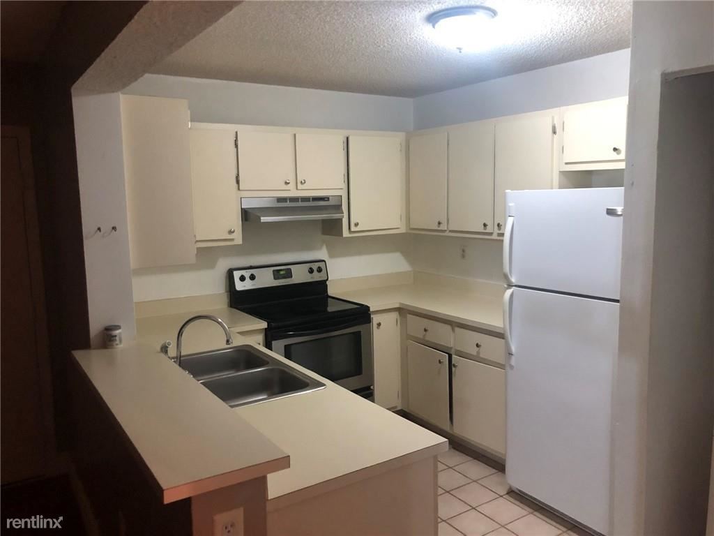 Primary Photo - 1 br, 1 bath Condo - 281 S Hollybrook Dr