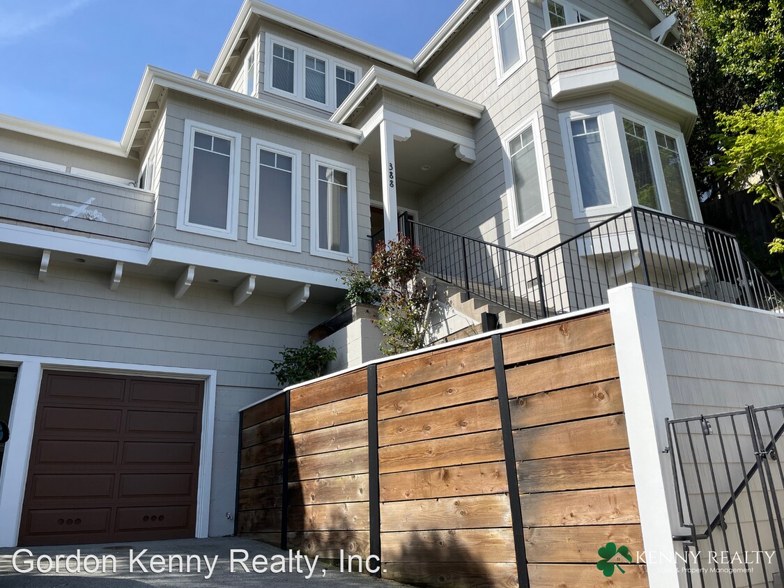 3 br, 2.5 bath House 388 Greendale Way House Rental in Emerald