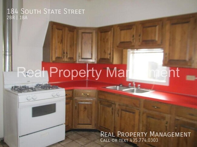 Building Photo - Pre Leasing for August move in! Adorable 2...