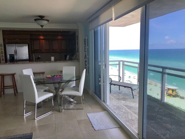 Foto del edificio - 6917 Collins Ave