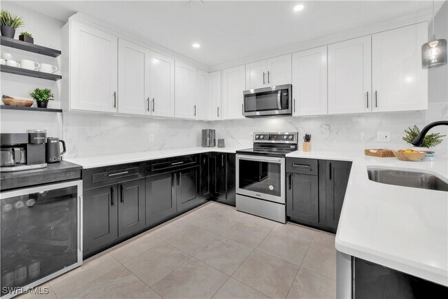 Foto del edificio - 6386 Royal Woods Dr