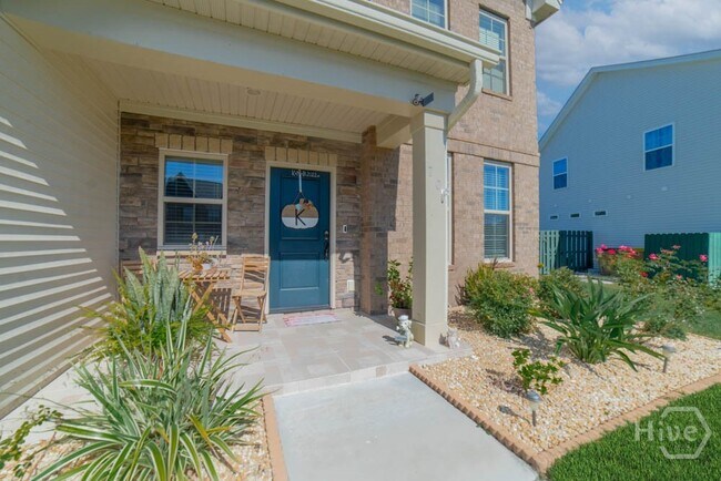 Building Photo - 70 Hazen Dr