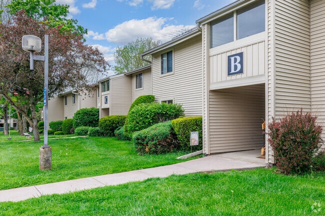 Building Photo - Deerfield Estates