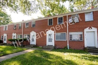 Building Photo - 450 Kenwood Dr