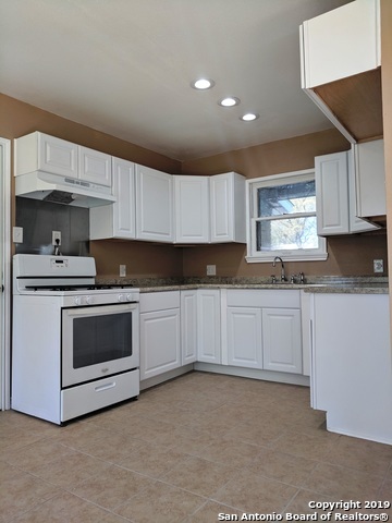 Primary Photo - 346 Addax Dr