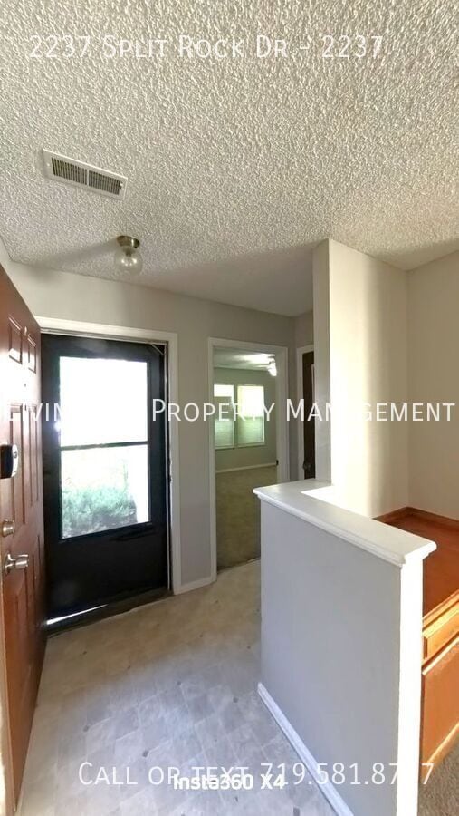 Building Photo - 2237 Split Rock Dr