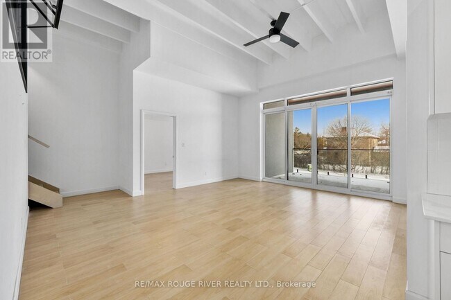 Building Photo - 415 King St W