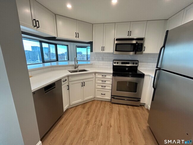 Foto del edificio - 127 Greyrock Pl