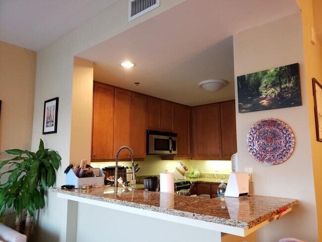 Breakfast Bar - 105 Christina Landing Dr