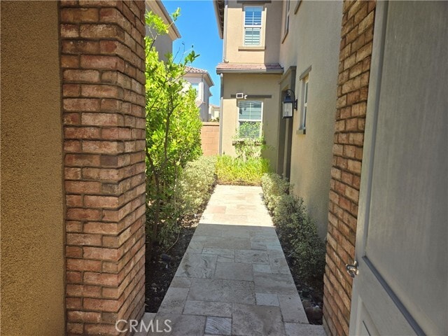 Building Photo - 114 Globe