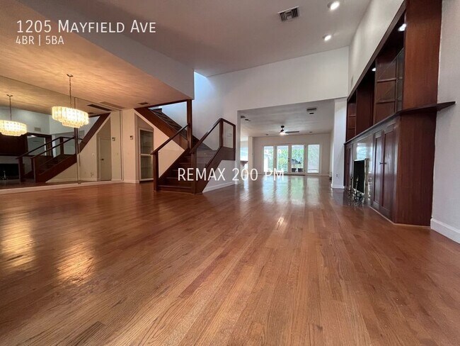Foto del edificio - 1205 Mayfield Ave