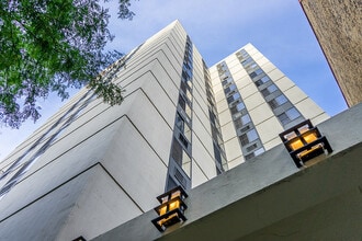 Building Photo - 1339 N Dearborn St