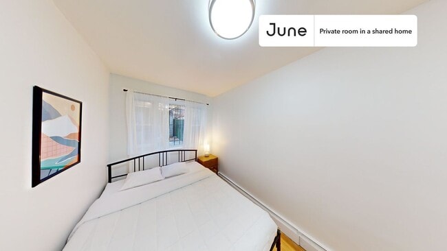 Private bedroom in 3 bed/1 bath Home - Private bedroom in 3 bed/1 bath Home