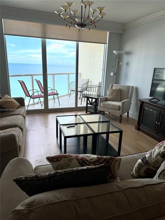 Foto del edificio - 16699 Collins Ave