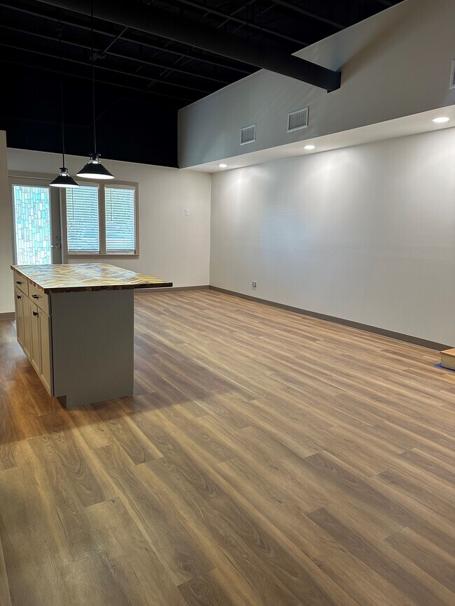 Sala de estar - 710 Beaumont Ave