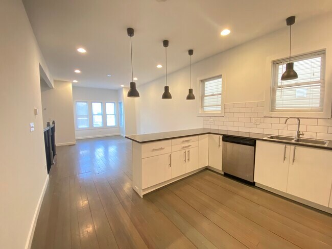 Foto del edificio - 1710 N Kimball Ave