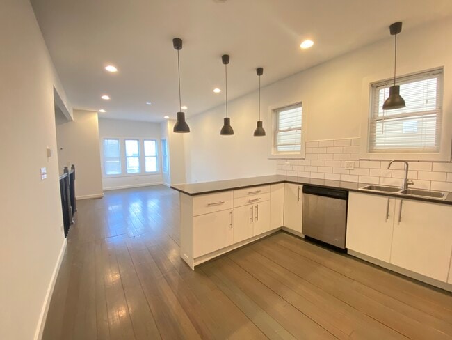 Building Photo - 1710 N Kimball Ave