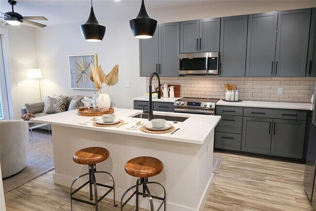 Foto del edificio - 1330 Fairmont Ave NW